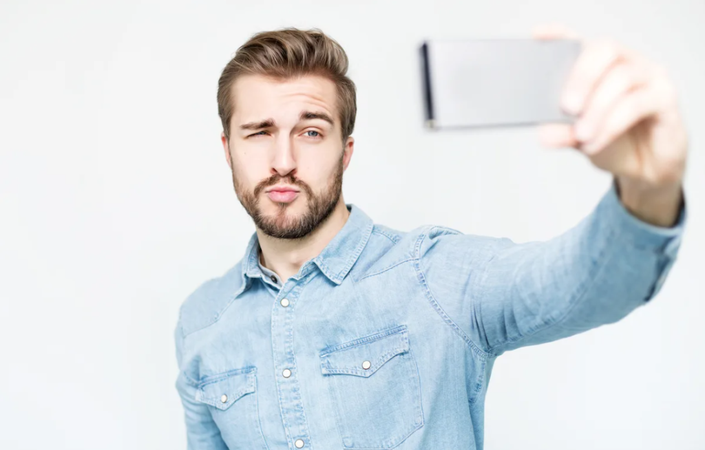 How Each Zodiac Sign Deals With a Narcissist