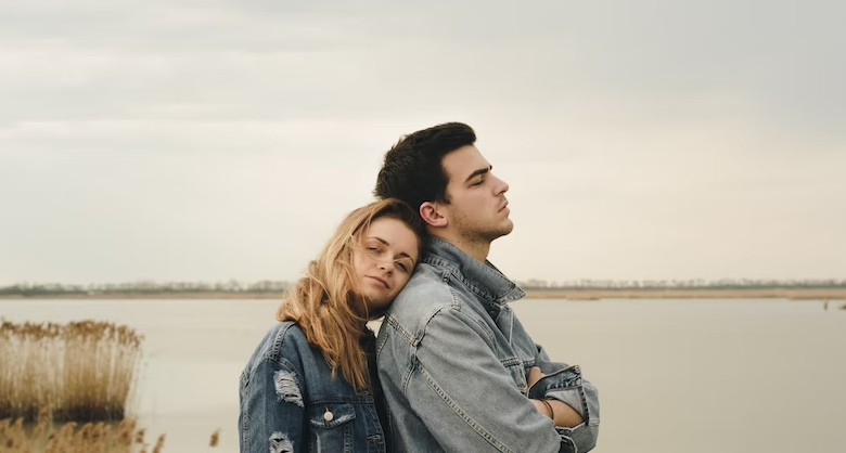 Single Or In A Relationship? 5 Signs That Will Be Better Off Alone This Year