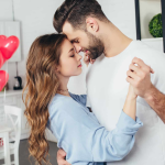 5 Signs of Men Who Will Treat Their Partner Like a Queen