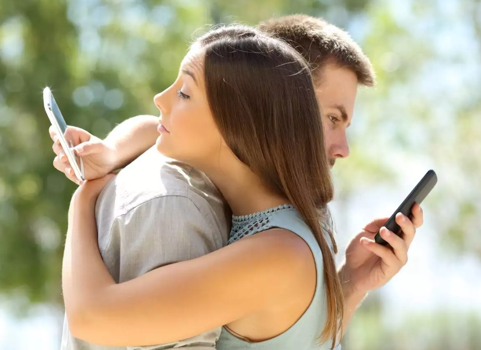 How Your Boyfriend Might Be Micro-Cheating, According To His Zodiac Sign