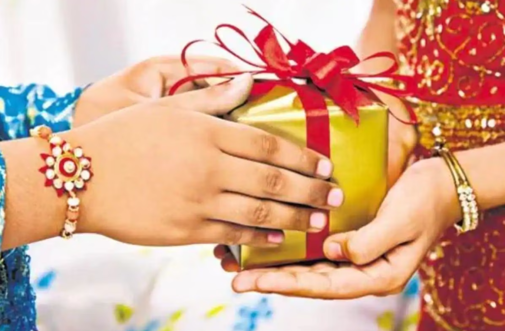 The Three Zodiac Signs That Will Be Surprised With a Nice Gift by the End of May