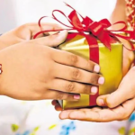 The Three Zodiac Signs That Will Be Surprised With a Nice Gift by the End of May