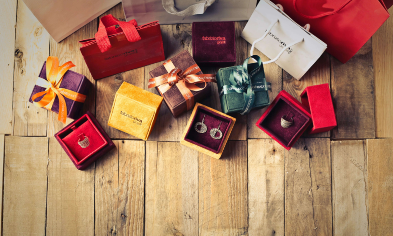 This Unexpected Sign That Really Offers Crazy Gifts to Loved Ones!