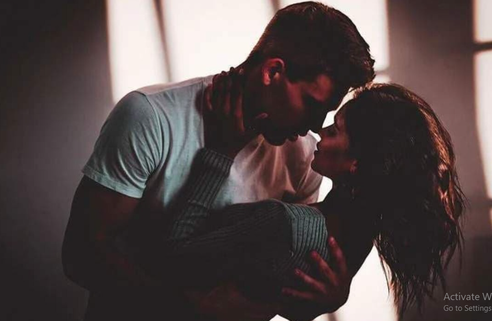What You Can Expect In Your Love Life This October, According To A Tarot Reader