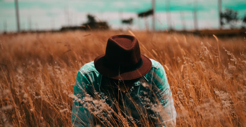 Men Will Be Attracted To Women With These 6 Signs In October 2023