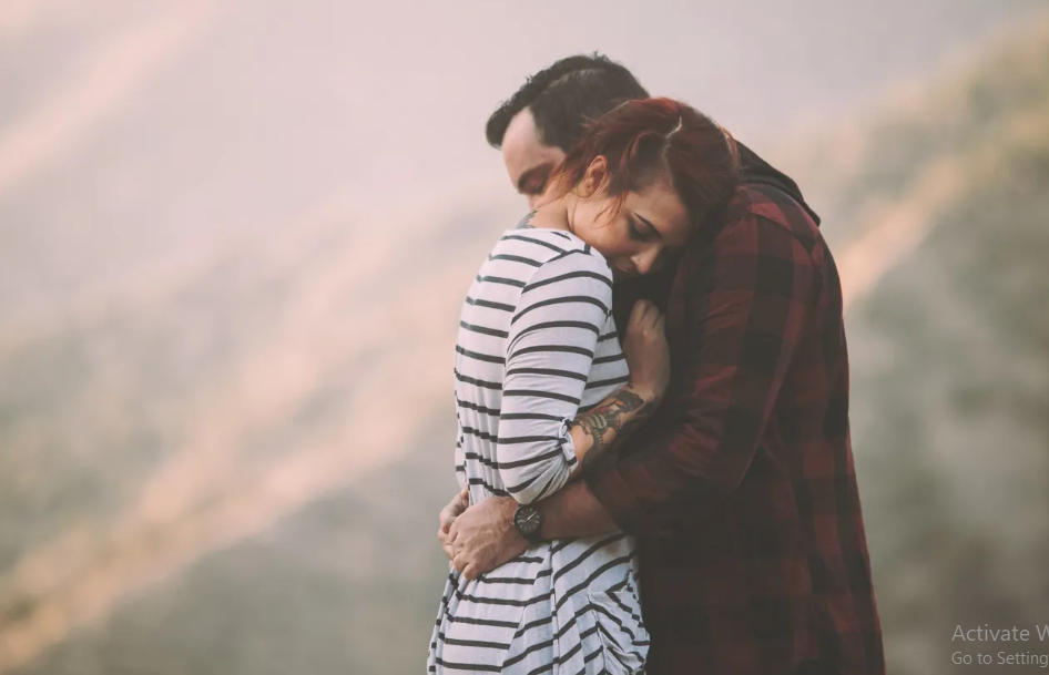 6 Signs of the Zodiac That Love to Cuddle