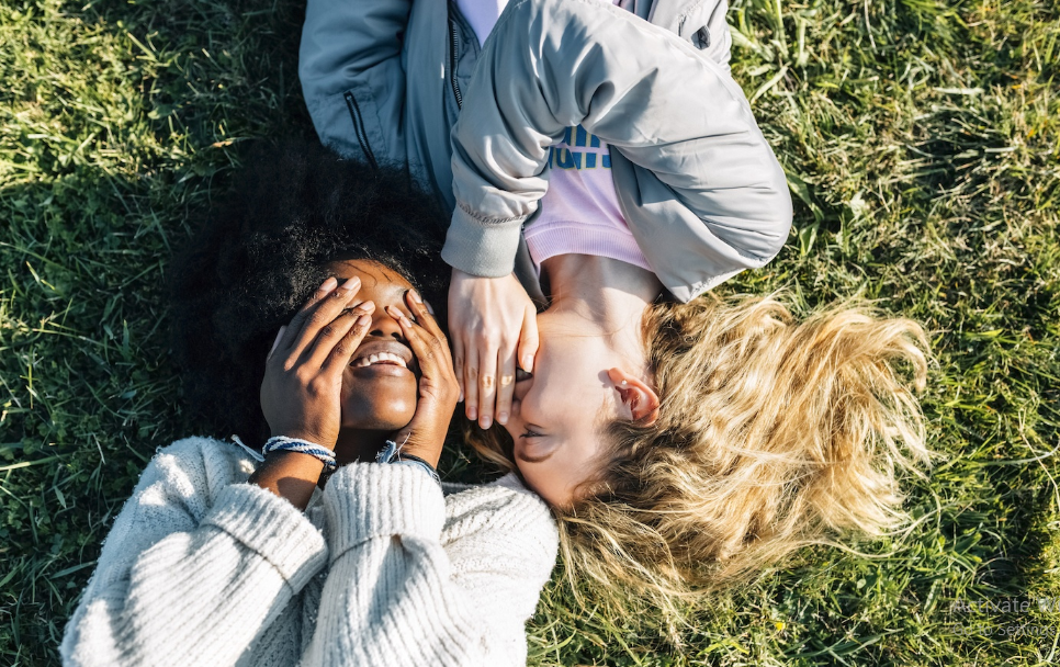 When Venus Moves Into Gemini, 4 Zodiac Signs Will See Their Love Lives Flourish