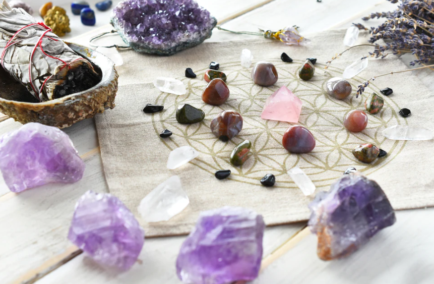 When Reading Tarot, You Should Use These Crystals