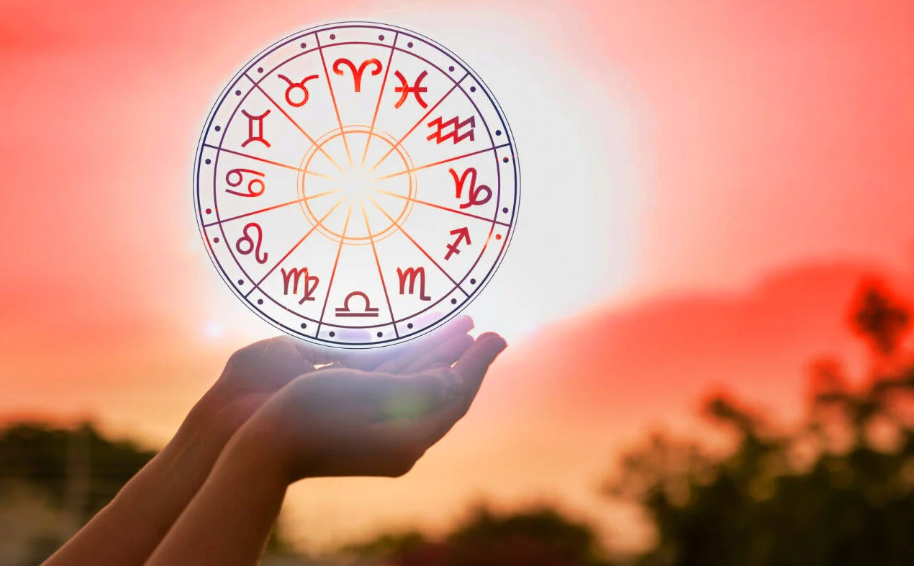 Astrology & Intuition: Why August is Your Most Psychically Tuned Month Yet