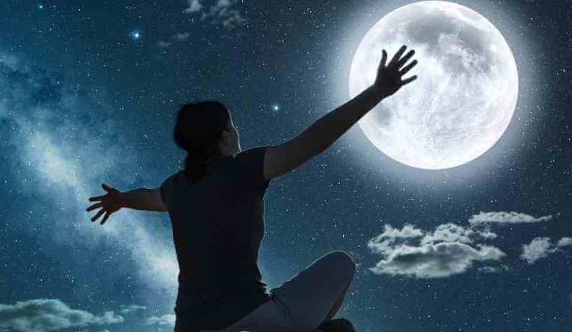 March’s Full Blood Moon & Total Lunar Eclipse Brings Fated Changes For Zodiac Signs