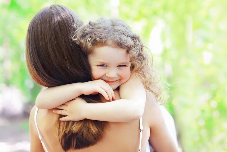 Four Zodiac Signs Who Make Motherhood Look Easy